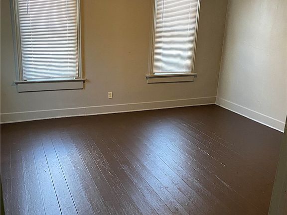 3rd image of 625 Hulbert St