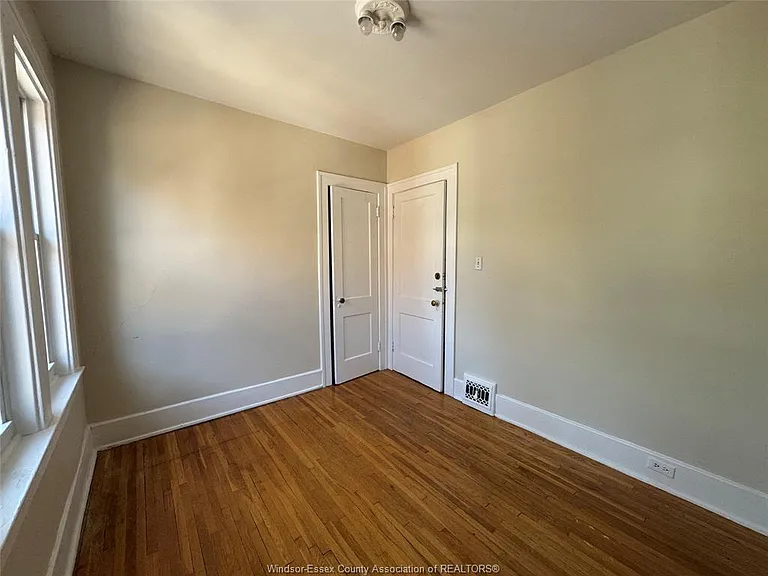 290 Vista Pl #4 — Photo 15