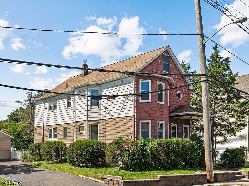 1st image of 411 Hazel St