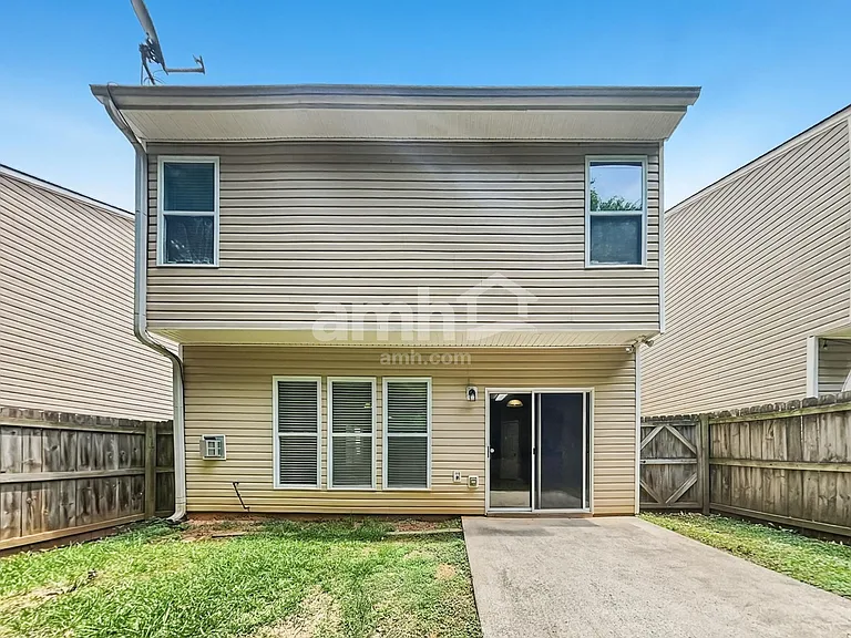 738 Mountain Laurel Dr — Photo 16