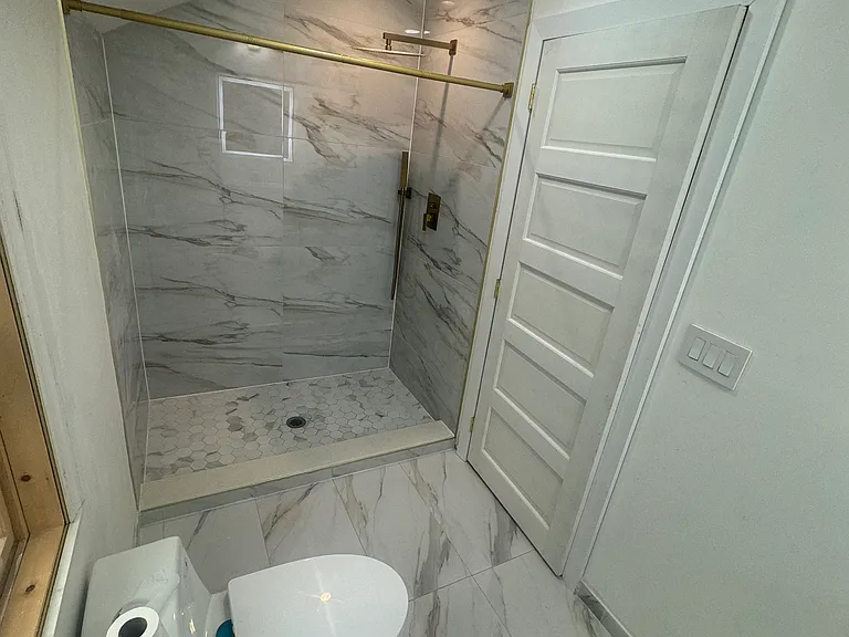 130 E 39th St #2 — Photo 7