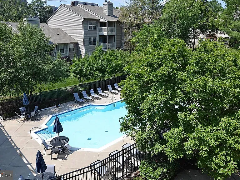1707 Ascot Way #E — Photo 47
