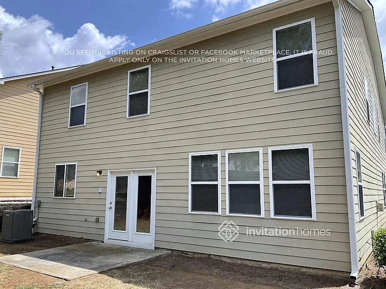 380 Roseglen Dr — Photo 21