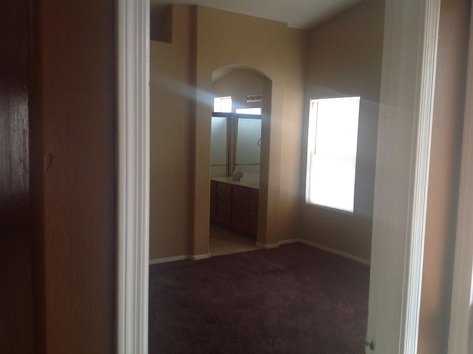 2nd image of 16641 S 46th Pl