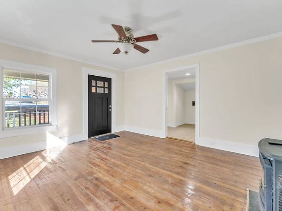 4th image of 4 Walnut St Unit A