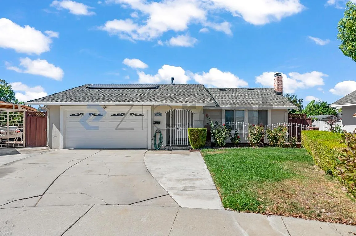 4 bed, 1395 sqft, $5,145 — Photo 1