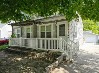 1915 52nd St, Des Moines, IA 50310