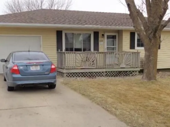 118 Applewood Dr, Norfolk, NE 68701