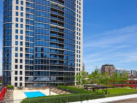 5th image of 1809-404 N Kingsbury St #1809