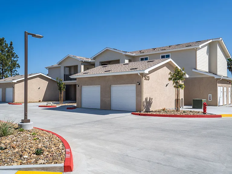 Village Place Apartments — Photo 24