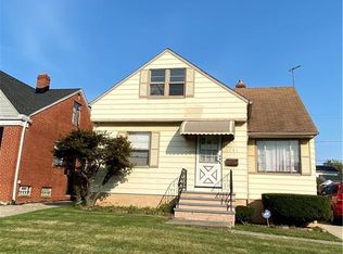 5181 Arch St, Maple Heights, OH 44137