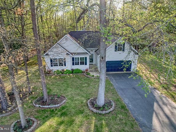 3rd image of 146 Shadywood Ln