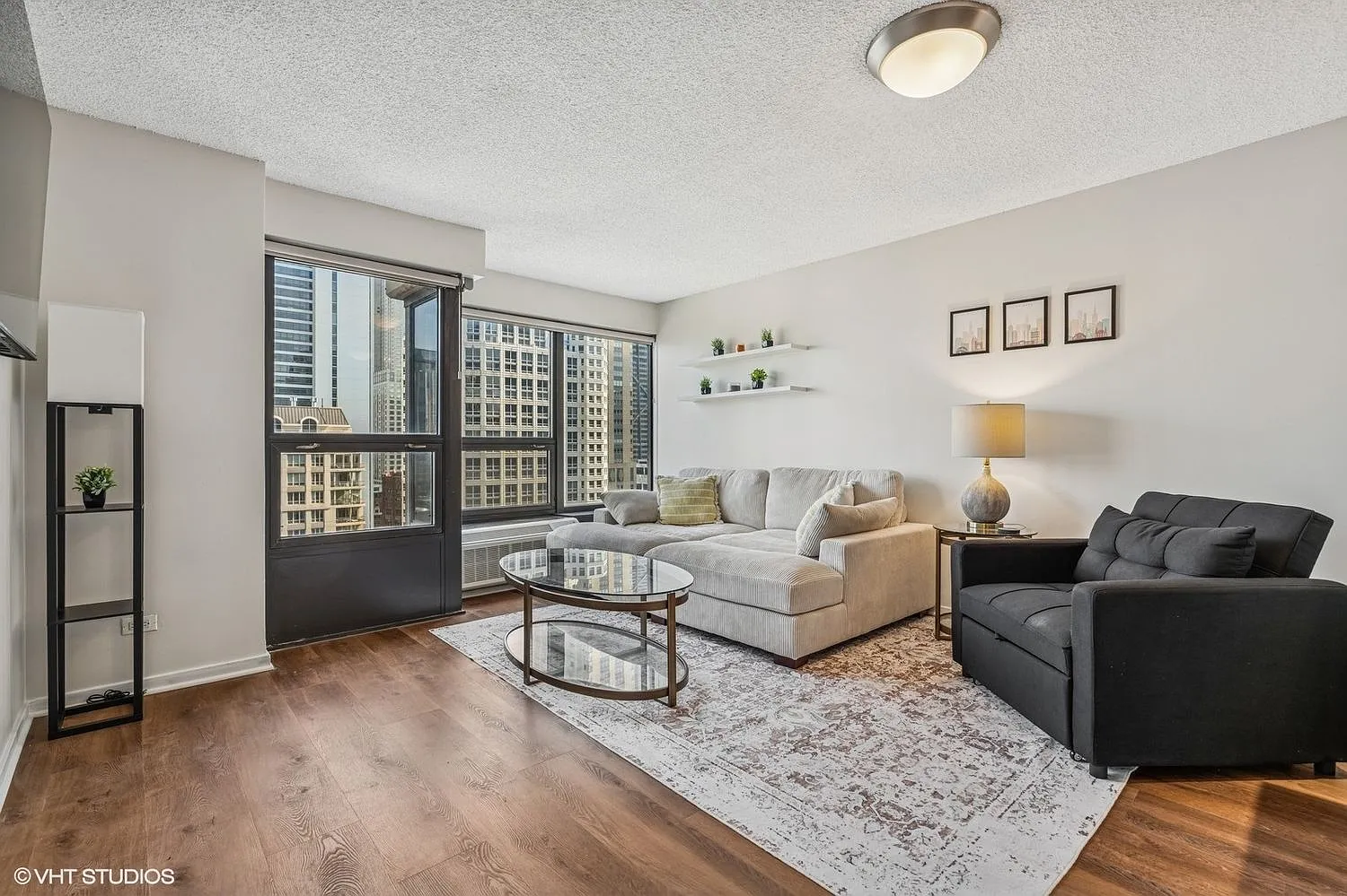 1 bed, 1100 sqft, $2,495 — Photo 3