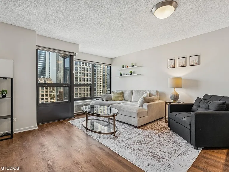 30 E Huron St #2511 — Photo 3