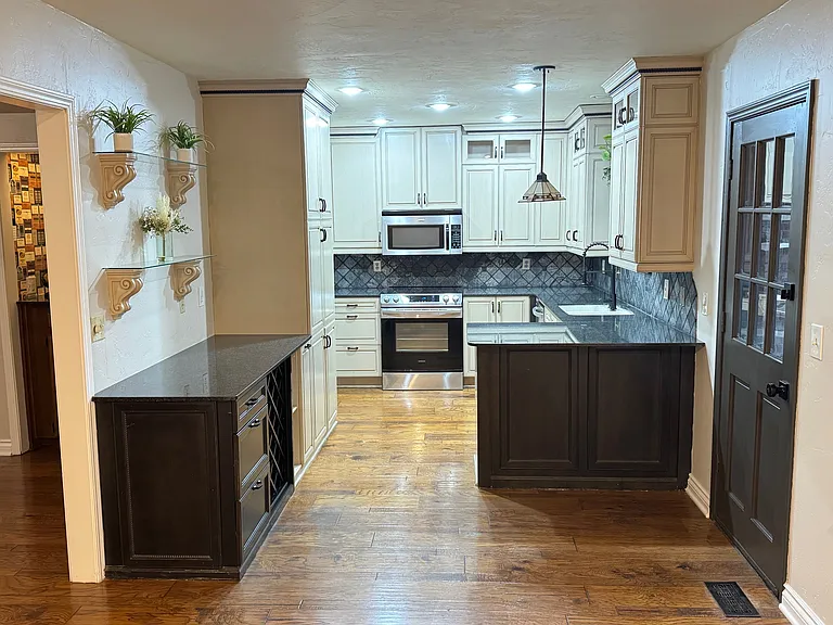 920 Countrywood Ln — Photo 9