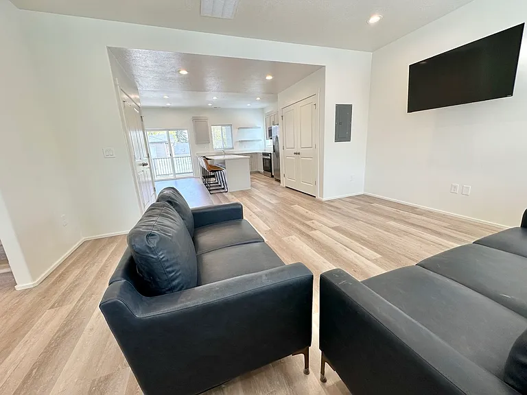 456 N 600 E — Photo 17