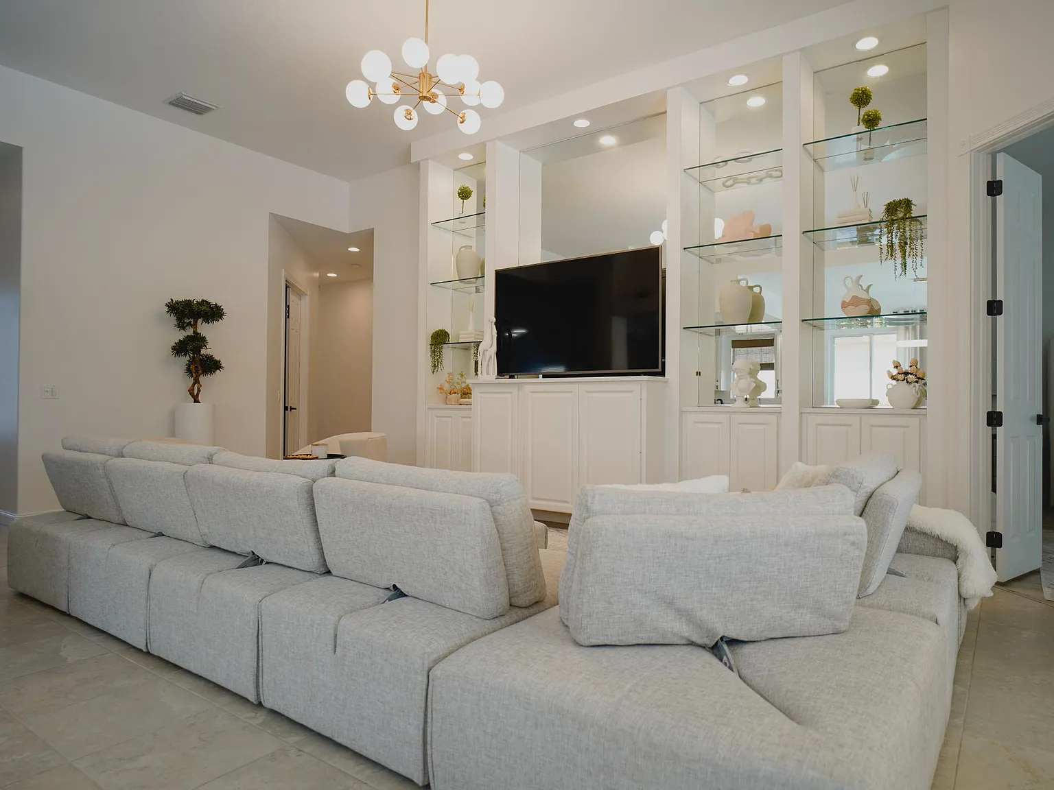 5822 Benevento Dr — Photo 1