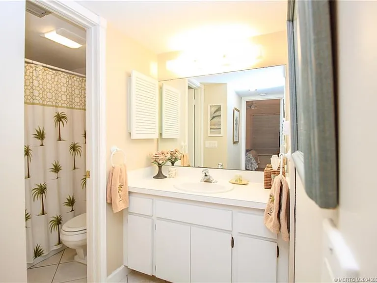 350 NE Edgewater Dr #202 — Photo 21