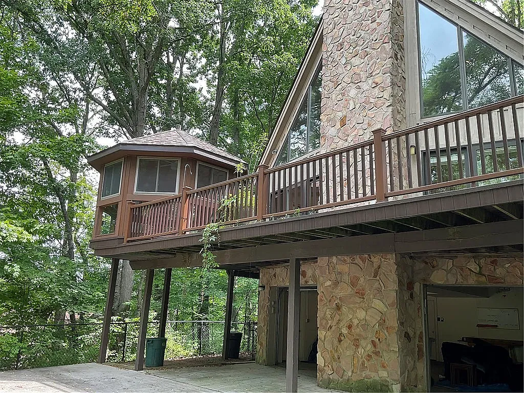 3 bed, 2100 sqft, $3,400 — Photo 3