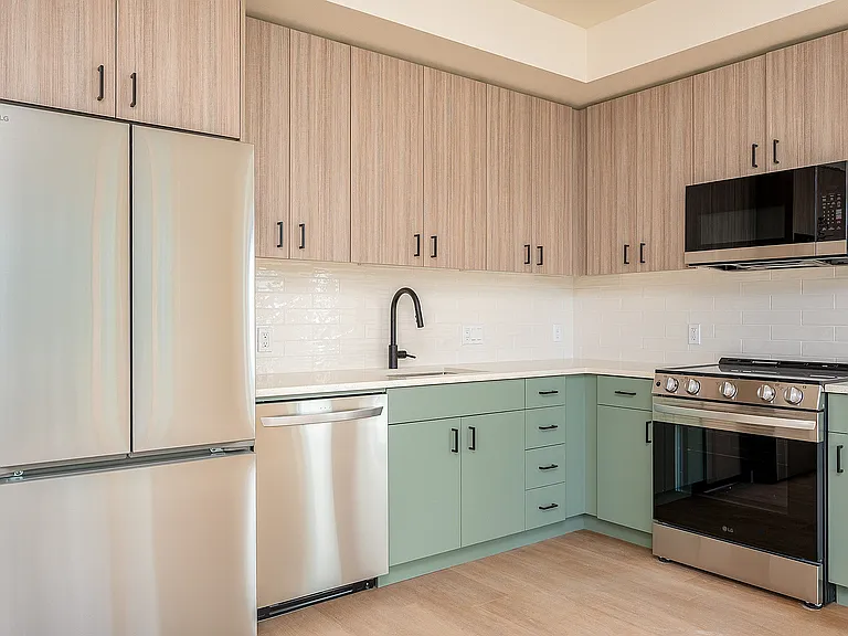 Cedarline — Photo 3