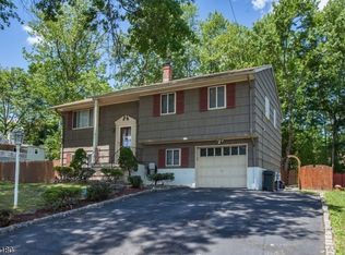 15 Singac Ct, Parsippany, NJ 07054