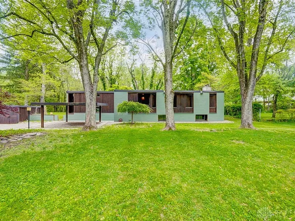 1453 Corry St, Yellow Springs, OH 45387