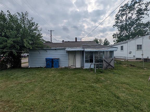 4th image of 4869 Campbell St