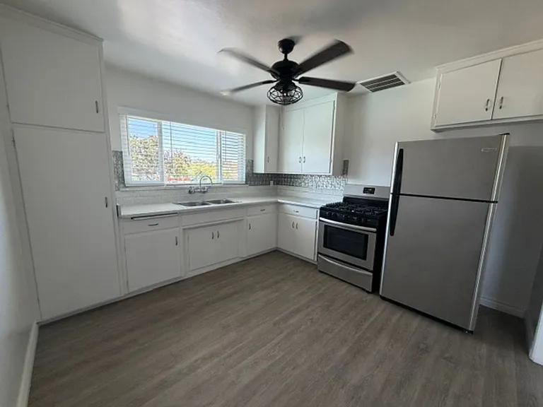 Welcome to the Dailey Court Apartments! — Photo 15