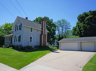 125 E Jefferson St, Oconomowoc, WI 53066