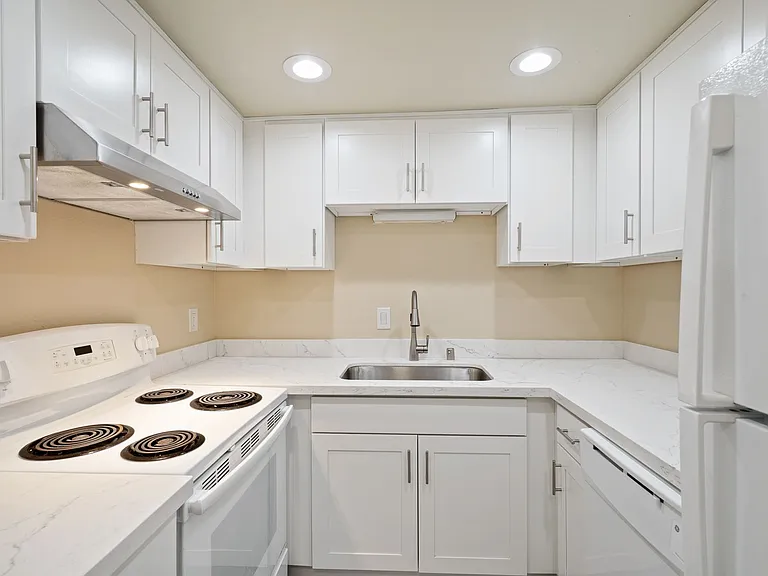 Stonebridge Apartments — Photo 62
