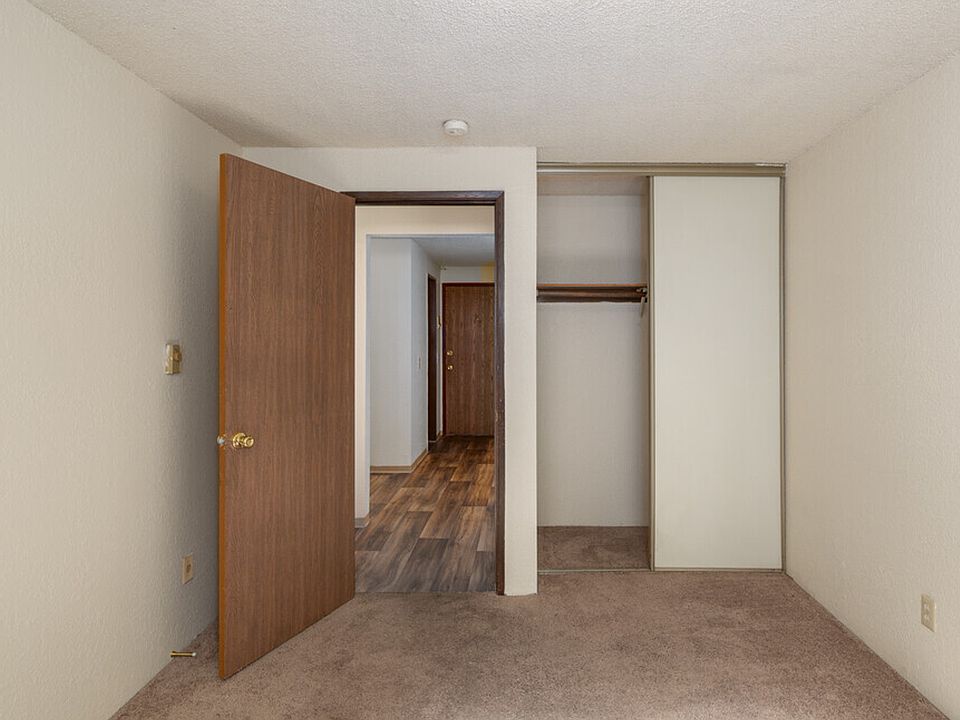 Badger Apartments 4240 8th Ave NE Seattle WA Zillow