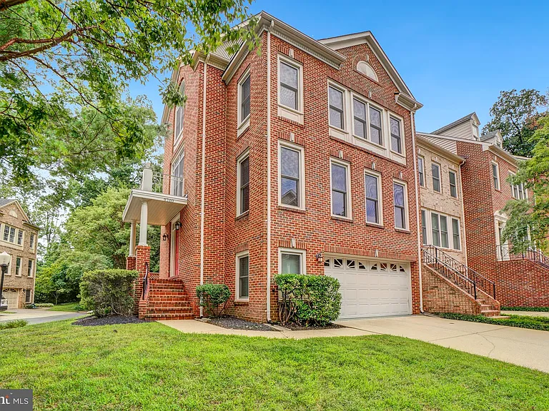 9700 Whitley Park Pl #Townhouse 19 — Photo 2