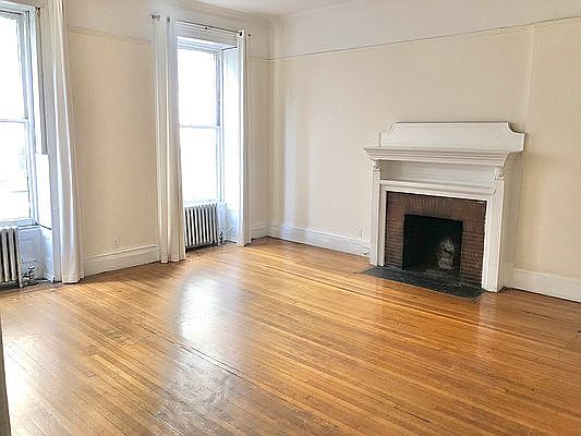 3rd image of 2 W 16th St #2