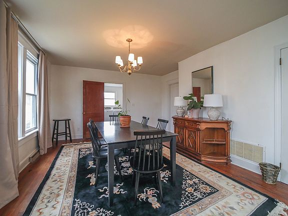 2nd image of 437 Roseland Rd