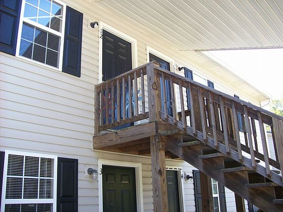 4th image of 618 College St SW APT 14