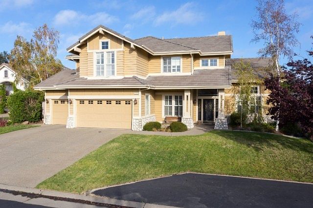 1st image of 2023 Blackheath Ln
