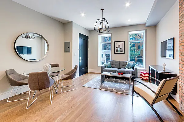 Sold by Nest Seekers International | media 11