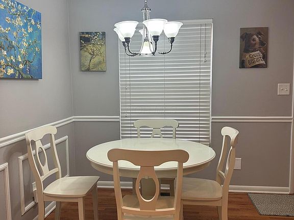 3rd image of 2593 Olde Hill Ct N