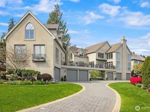 8496 NE Woodland Cove Drive, Kirkland, WA 98034