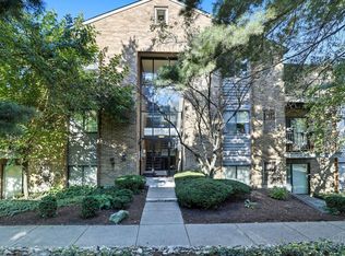 1544 W Galbraith Rd UNIT 211, Cincinnati, OH 45231