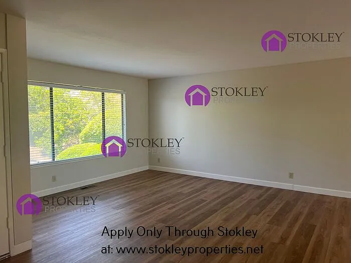 4045 Rhoda Way — Photo 8