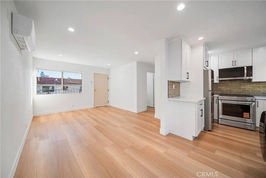936 Centennial St — Photo 4