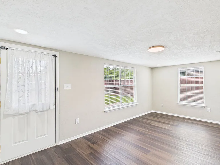 6308 NW Taylor Ave — Photo 14