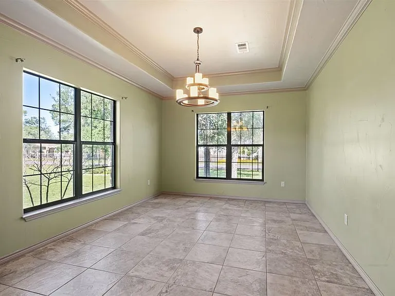 1404 Kings Valley Dr — Photo 24