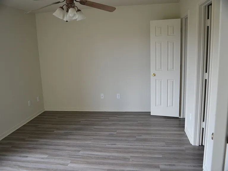 212 Janelle Dr — Photo 14