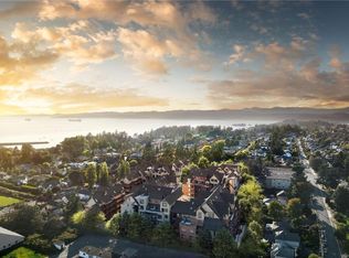 427 Lampson St #406, Esquimalt, BC V9A 5Y6