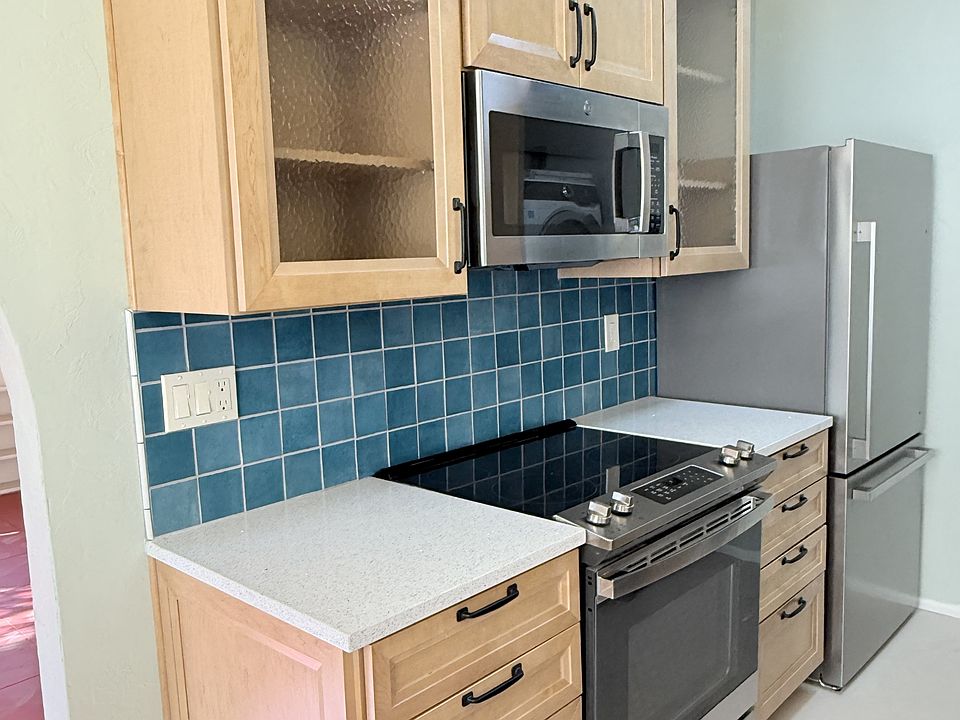 1st image of 321 S Stone Ave #11314040