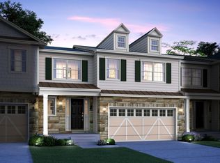 3 Oheka Pl #142, Morristown, NJ 07960