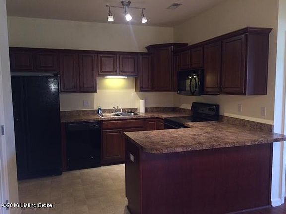 3rd image of 66 Quail Hollow Dr