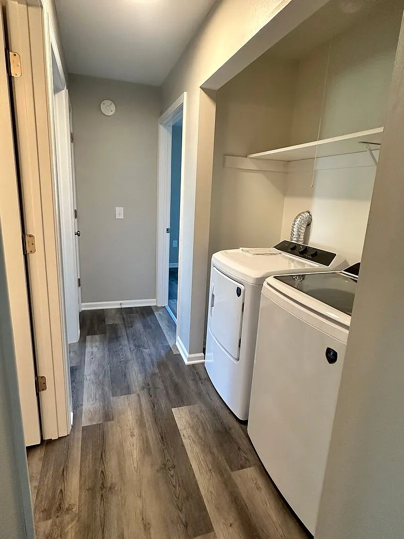 172 - 178 Talon Place — Photo 2